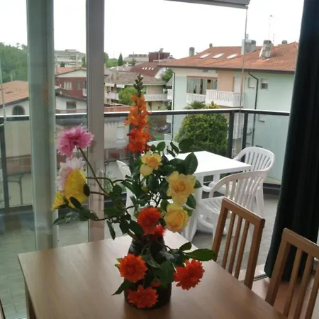 Fully Equipped Lignano Flat With Wi-fi